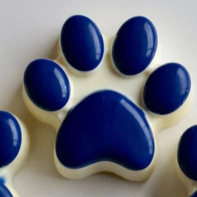 close up of PSU OREO pawprint cookie